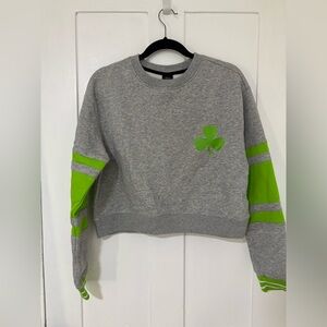 Boston Celtics Gray Cropped Sweatshirt with Green Shamrock